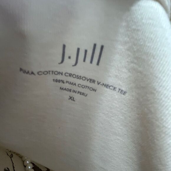 J. Jill Cream V-Neck Tunic - Picture 4 of 6